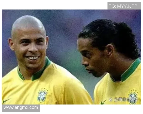 全球足球明星身高对比分析 揭秘巨星身高差异与足球表现关系 全球足球明星身高对比分析 揭秘巨星身高差异与足球表现关系