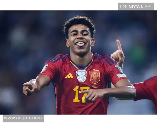 十大足球球星招牌动作盘点 展现球场魅力与个人风采 十大足球球星招牌动作盘点 展现球场魅力与个人风采