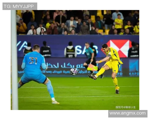 足球巨星往昔经典瞬间高清回顾 展现辉煌岁月与不朽传奇 足球巨星往昔经典瞬间高清回顾 展现辉煌岁月与不朽传奇